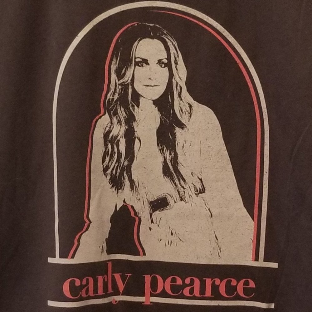 NWOT Unisex Small Carly Pearce Here + Now Tour Tee!